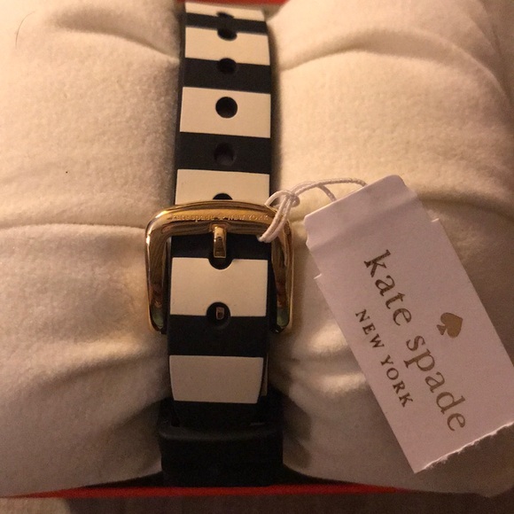 Kate Spade ♠️ New York - Picture 2 of 4